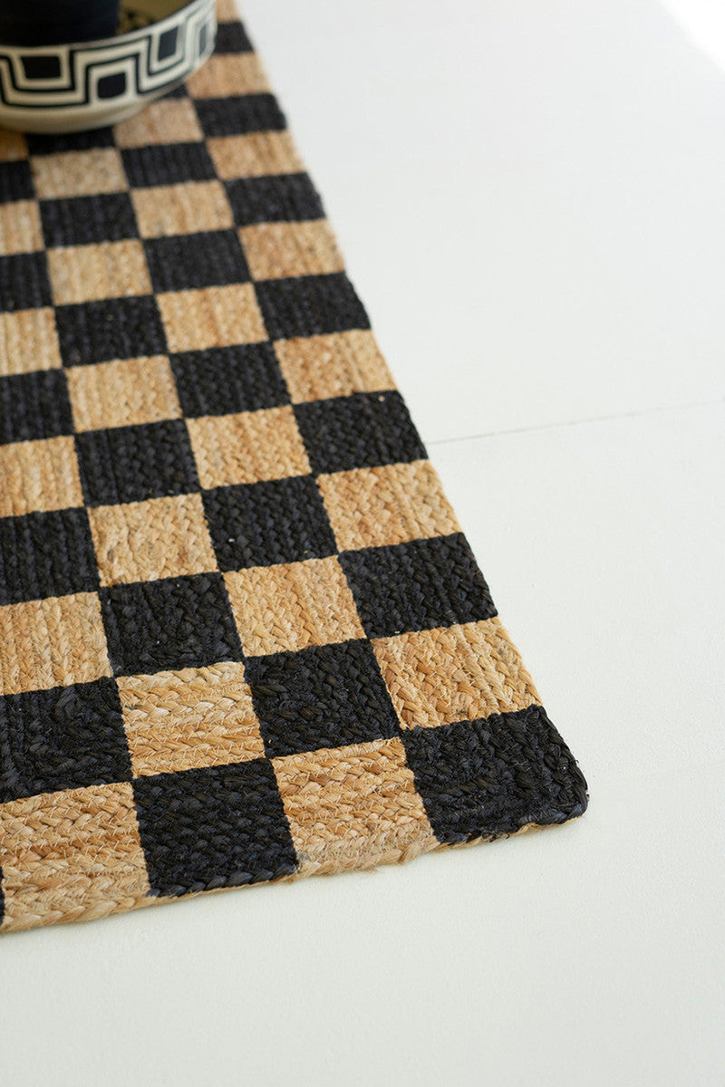 CHECKERED SEAGRASS TABLE RUNNER